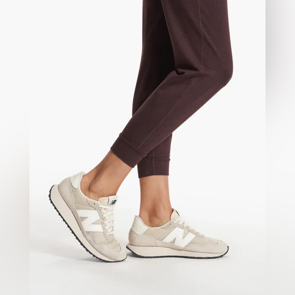 Vuori Performance Jogger - Picture 6 of 13